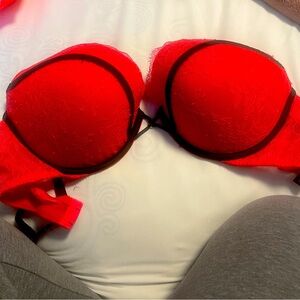 Victoria’s Secret bras 36DD